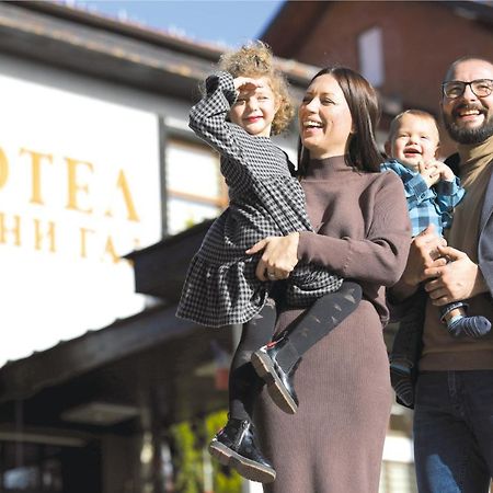 Hotel Ravni Gaj Knic Exteriör bild