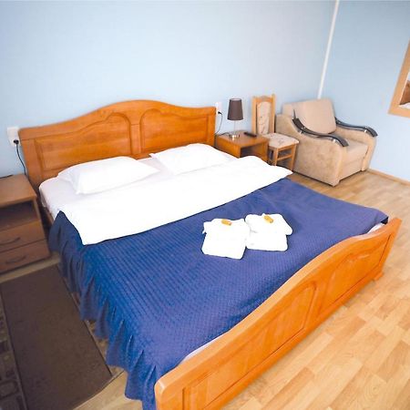 Hotel Ravni Gaj Knic Exteriör bild