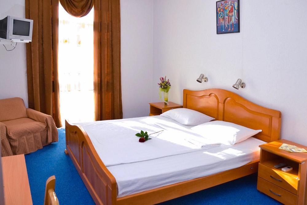 Hotel Ravni Gaj Knic Exteriör bild