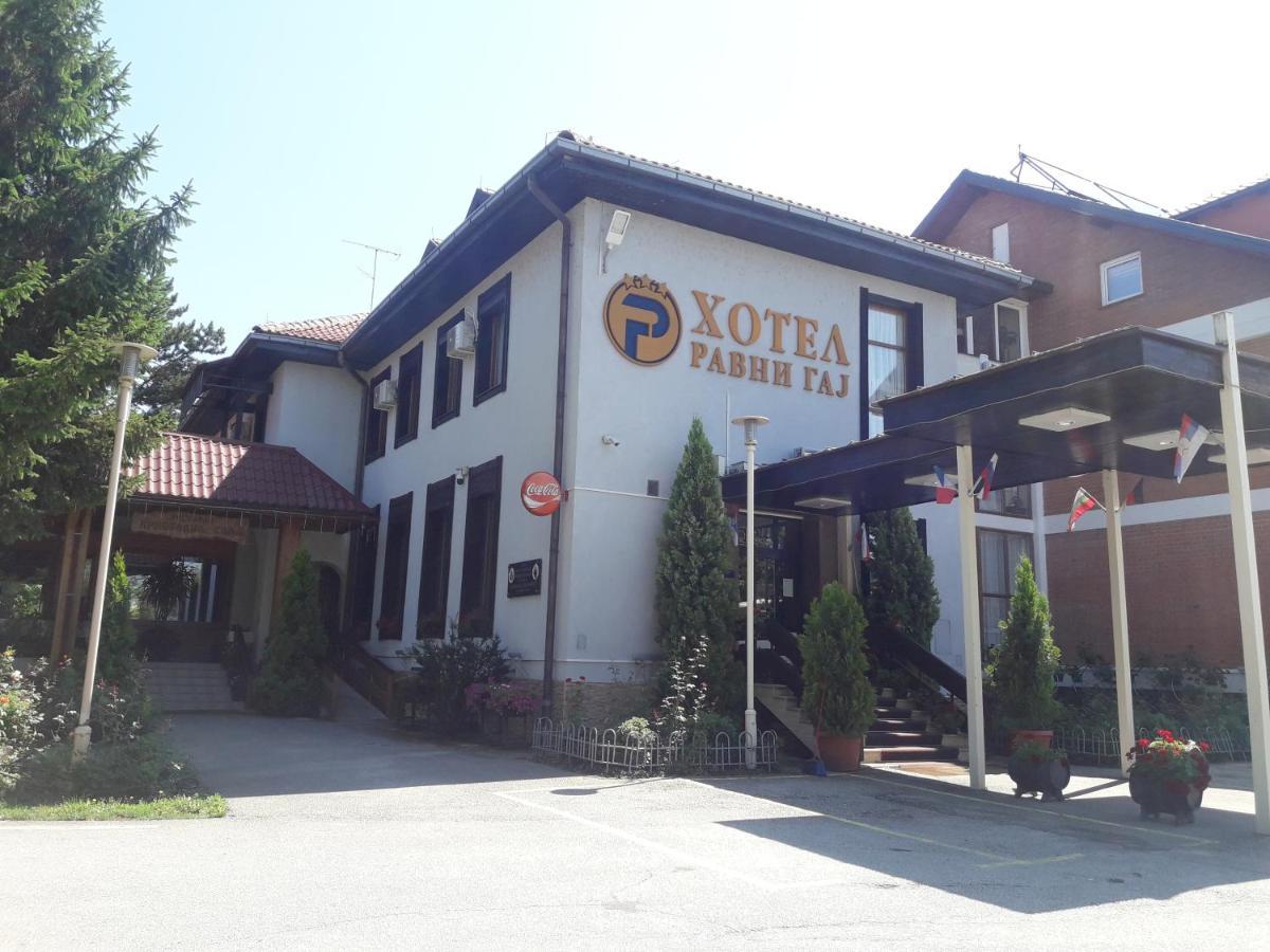 Hotel Ravni Gaj Knic Exteriör bild