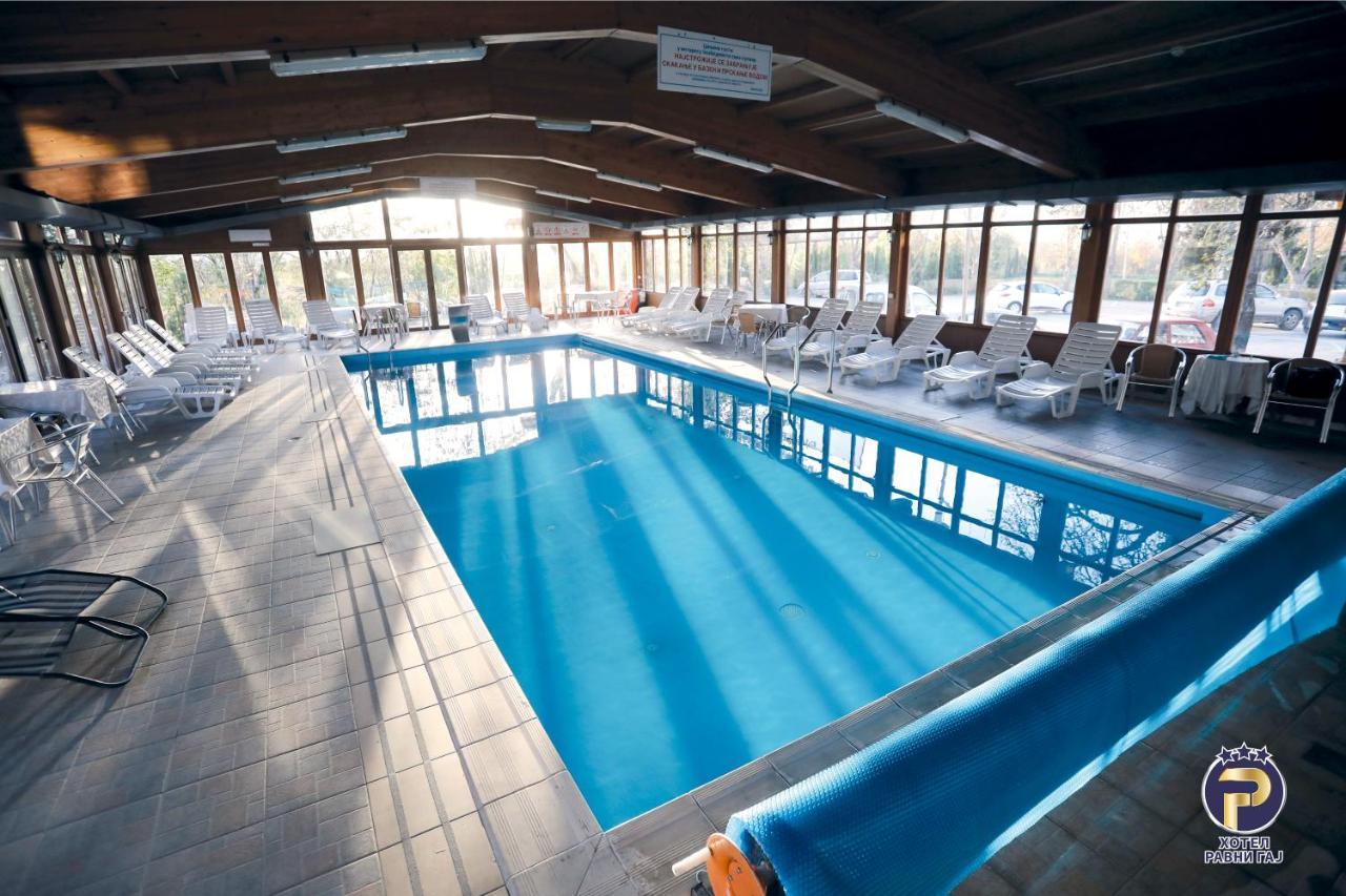 Hotel Ravni Gaj Knic Exteriör bild
