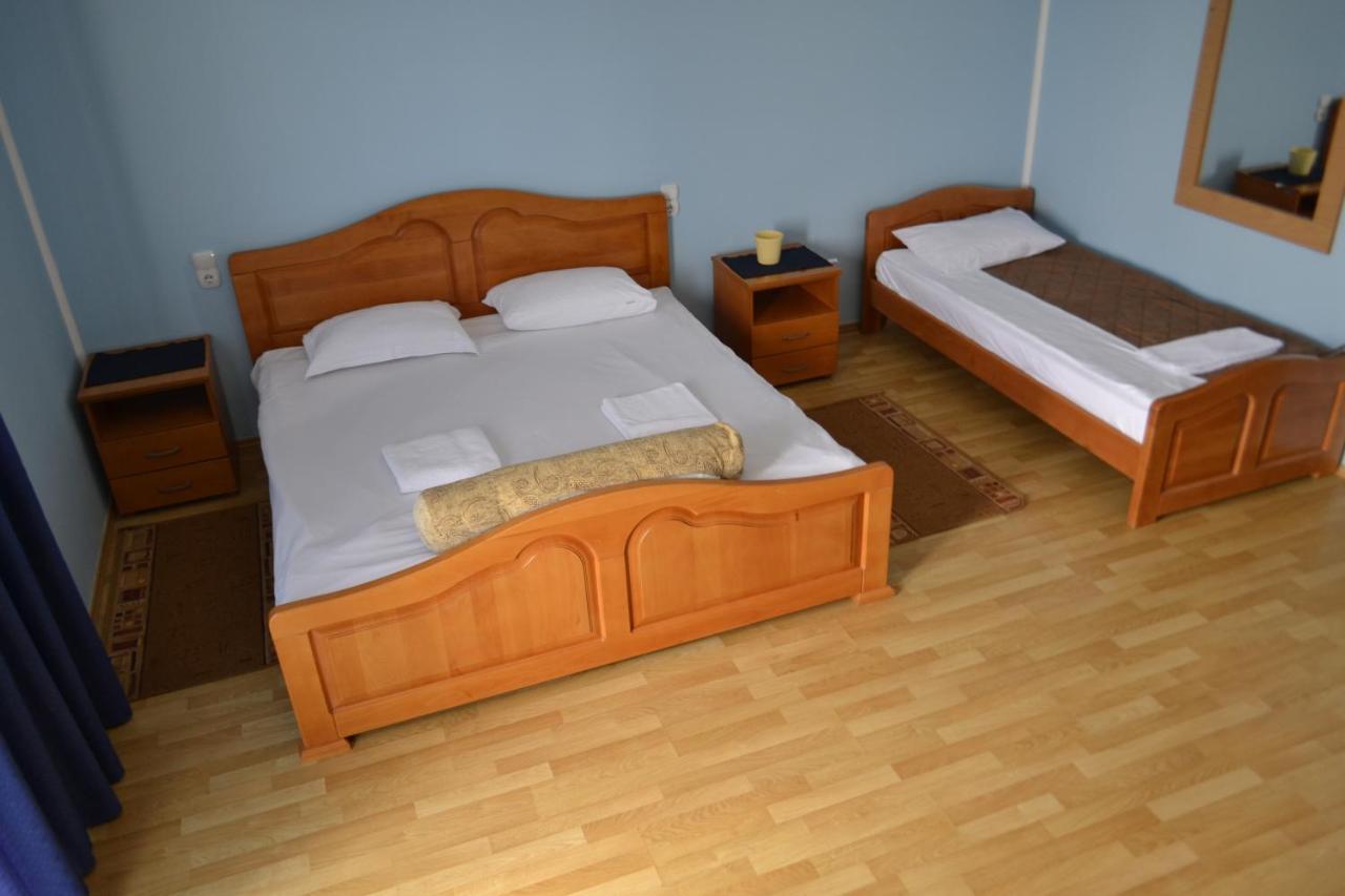 Hotel Ravni Gaj Knic Exteriör bild