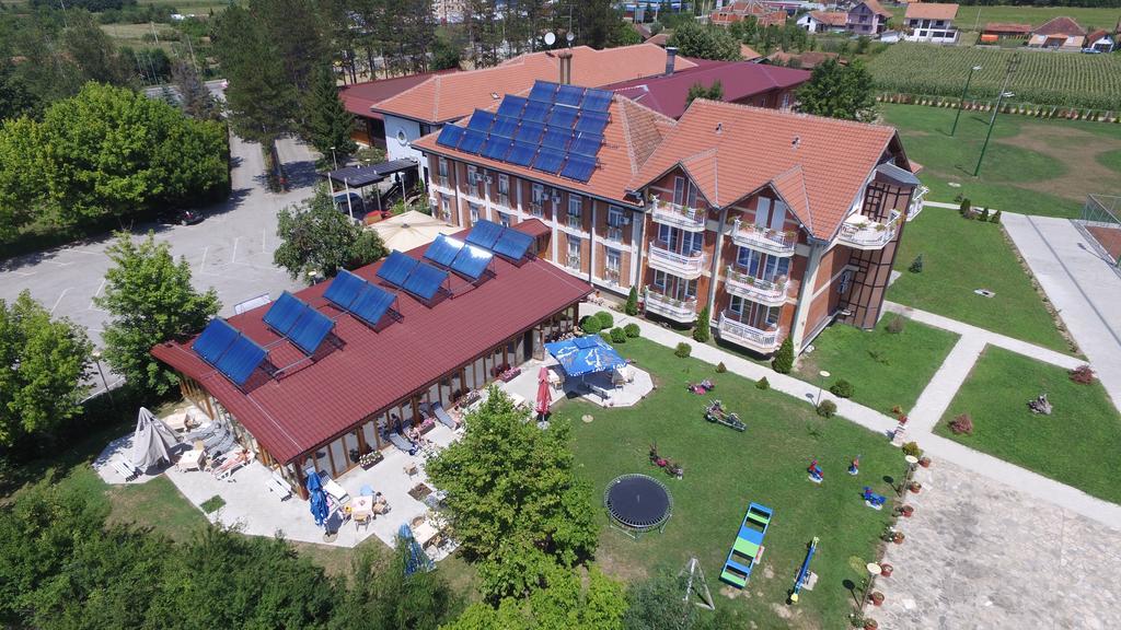 Hotel Ravni Gaj Knic Exteriör bild