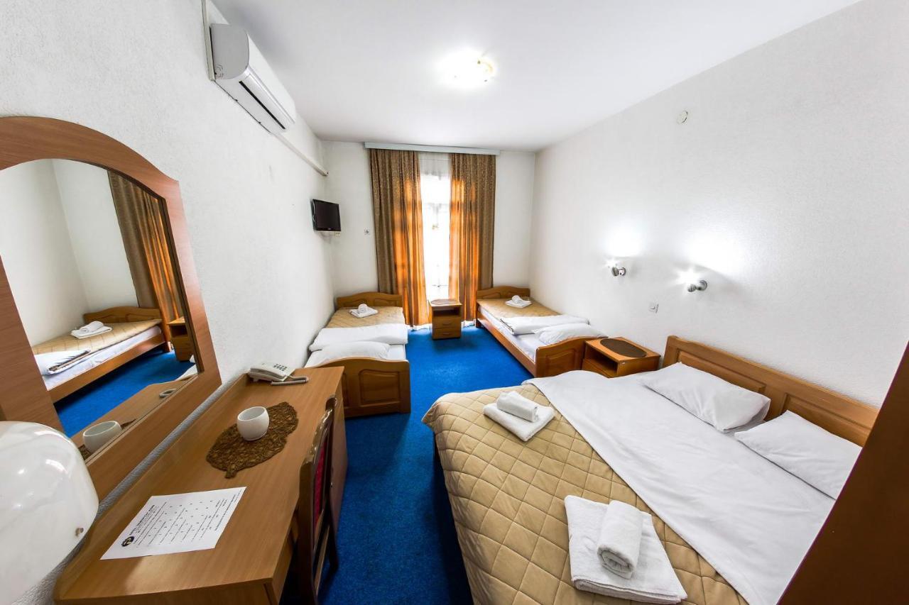 Hotel Ravni Gaj Knic Exteriör bild